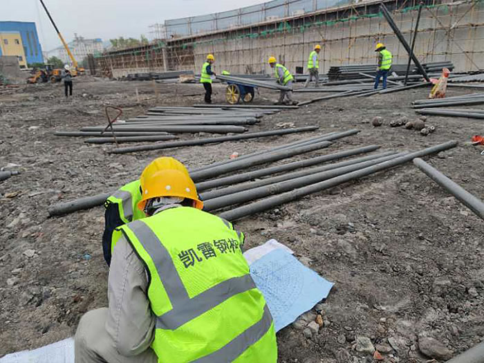 枝江螺栓球网架结构